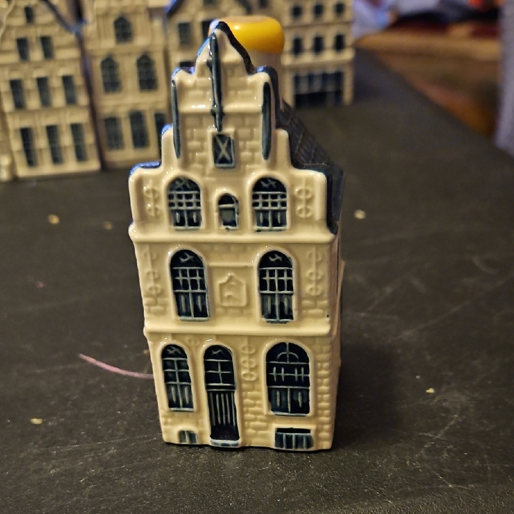 KLM Delft Ceramic Dutch Canal House Figurine Collectable # 22